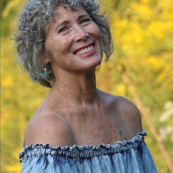 Meet your Posher, Sandy - Picture 5 of 10